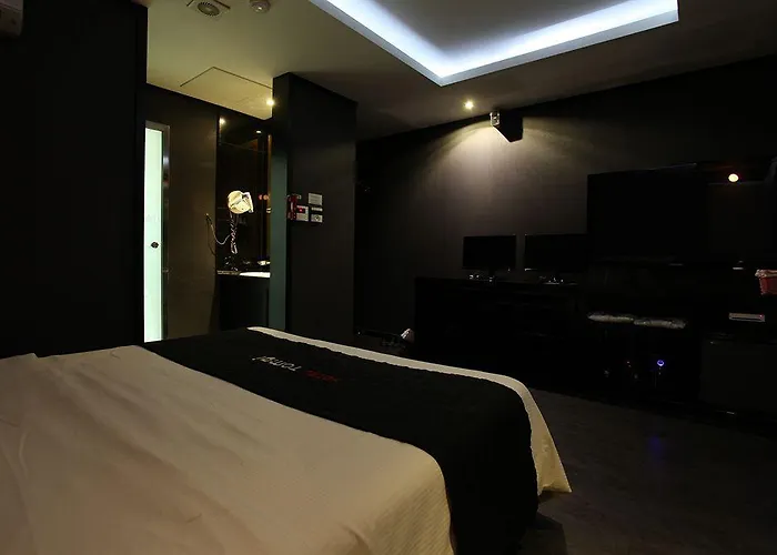 Moxy Insadong Hotel